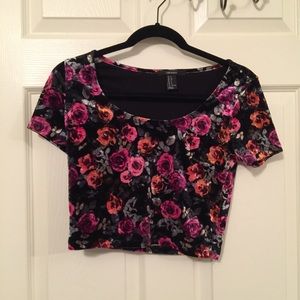 {(4 for $20)}  Roses crop top